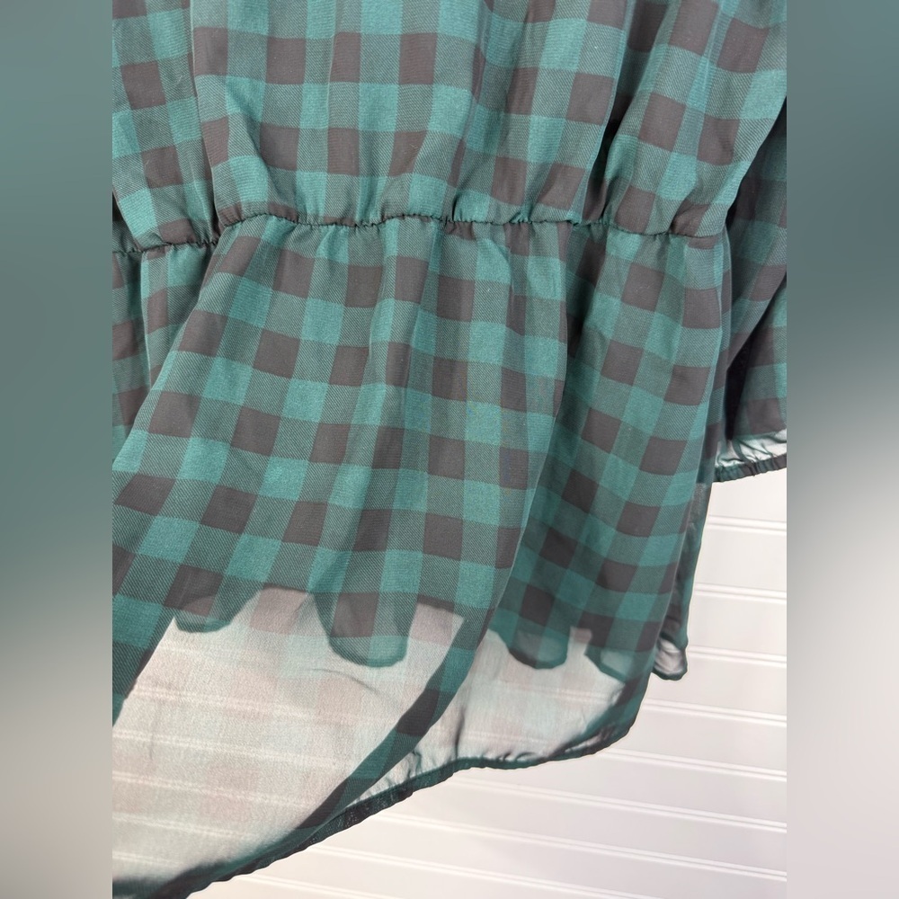 Torrid women’s black & green buffalo print sheer, peplum style blouse. Size 0 - Picture 6 of 6